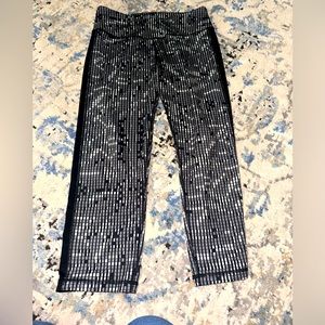 Puma women’s Capri leggings size Medium